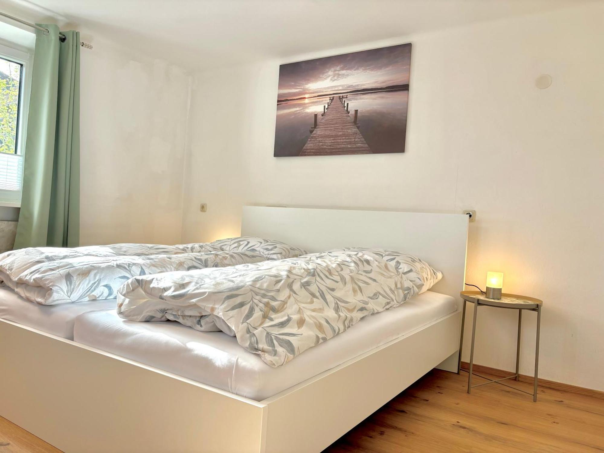Gaesthaus "Seeblick" Seekirchen am Wallersee Bilik gambar