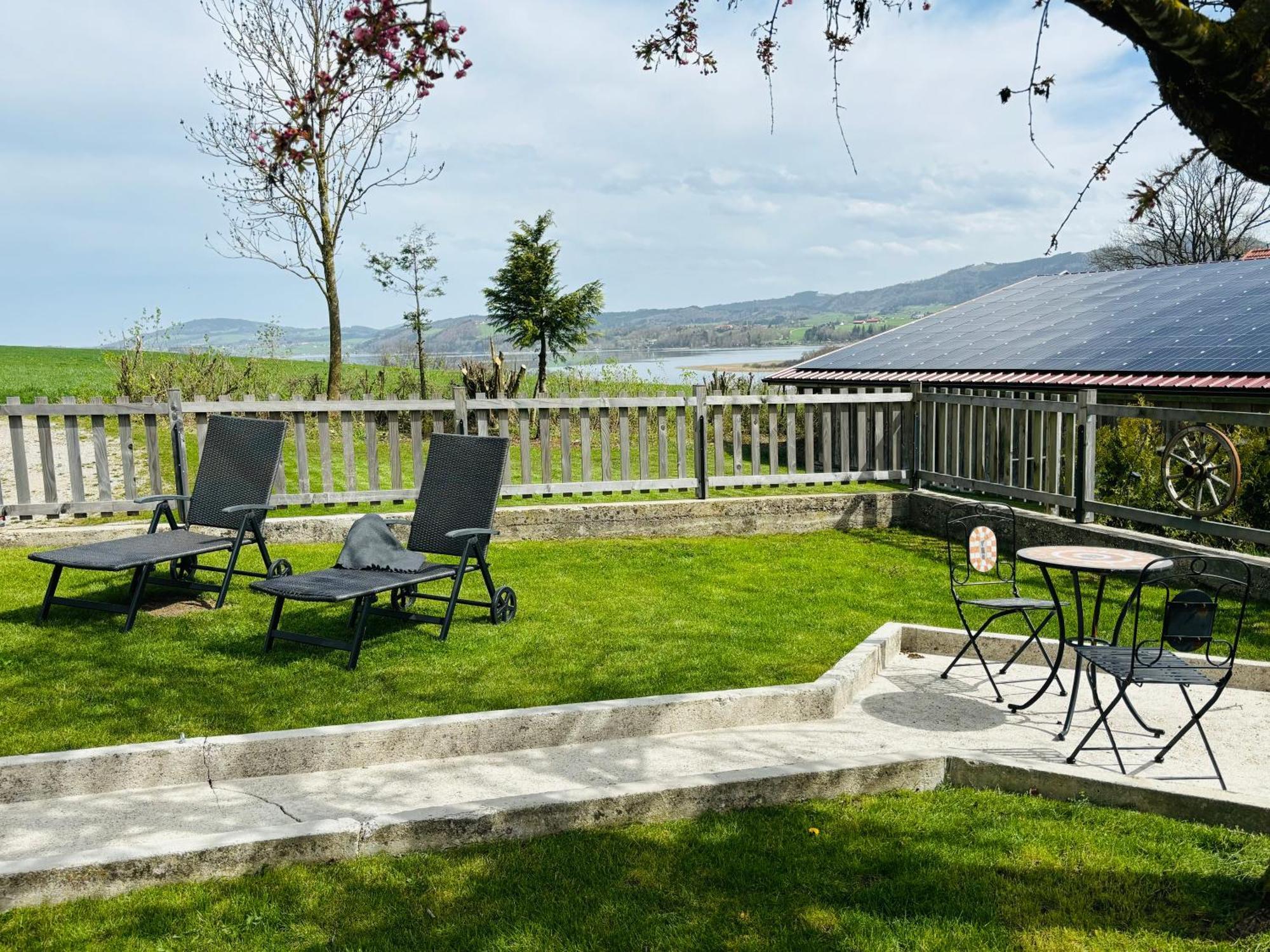 Gaesthaus "Seeblick" Seekirchen am Wallersee Bilik gambar