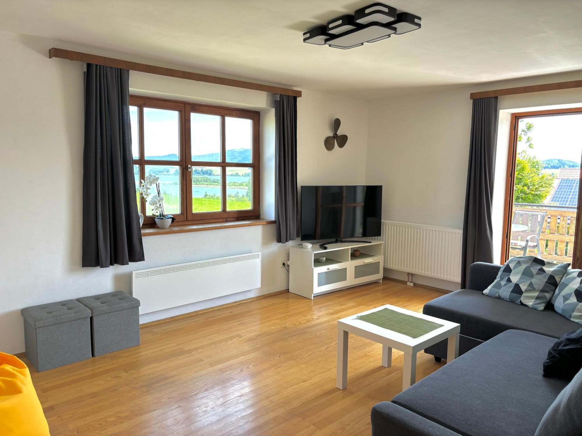 Gaesthaus "Seeblick" Seekirchen am Wallersee Luaran gambar